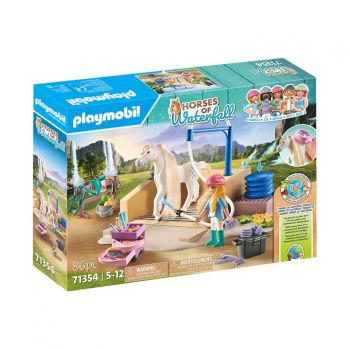 Playmobil - Spalatorie Cu Isabella Si Calutul Lioness