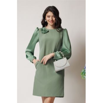 Rochie DY Fashion eleganta din stofa verde fistic cu maneci din voal si flori pe bust