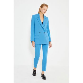 Pantaloni crop cu croiala slim-fit si cusaturi frontale