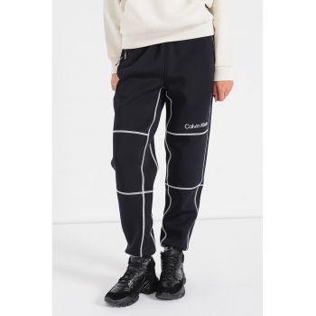 Pantaloni cu croiala conica pentru fitness