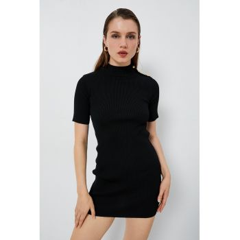 Rochie mini cu striatii si decolteu la baza gatului Rochie mini cu striatii si decolteu la baza gatului