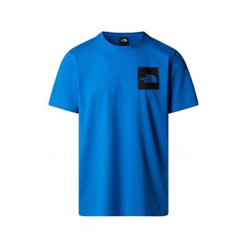 Tricou cu decolteu la baza gatului si logo pe piept