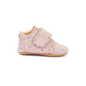 Pantofi de piele cu pete metalice decorative